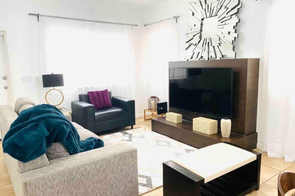 Xanadu Villas - 3 Bedroom House Or 2 Bedroom Apartment Miami Exterior photo